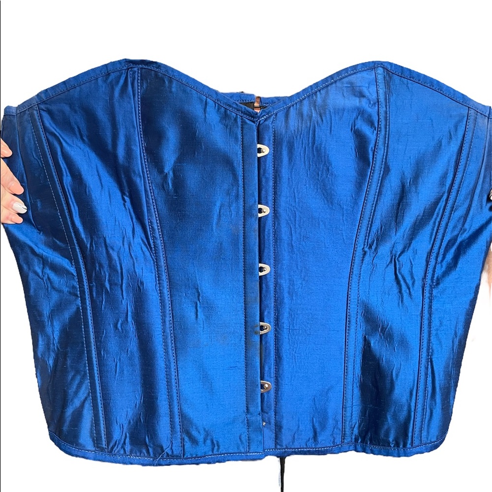 Corset and Skirt (SEXY SNOW WHITE COSTUME)